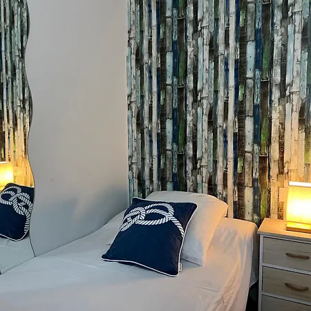 Blau Frente A Canales Y Puestas De Sol De Apartamento *