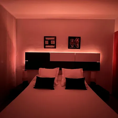 Blau Frente A Canales Y Puestas De Sol De Apartamento *